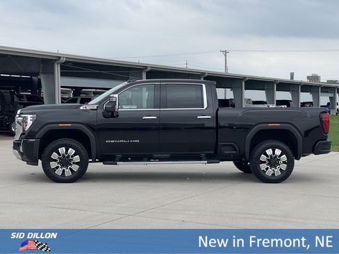 New 2025 GMC Sierra 2500 Denali w/ Denali Reserve Package image 19