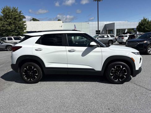 Used 2022 Chevrolet TrailBlazer LT FWD image 5