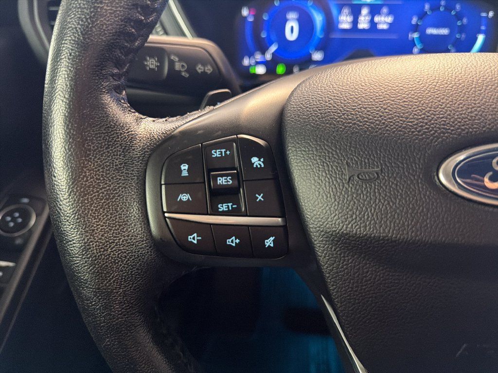 Used 2020 Ford Escape Titanium AWD/4WD image 12