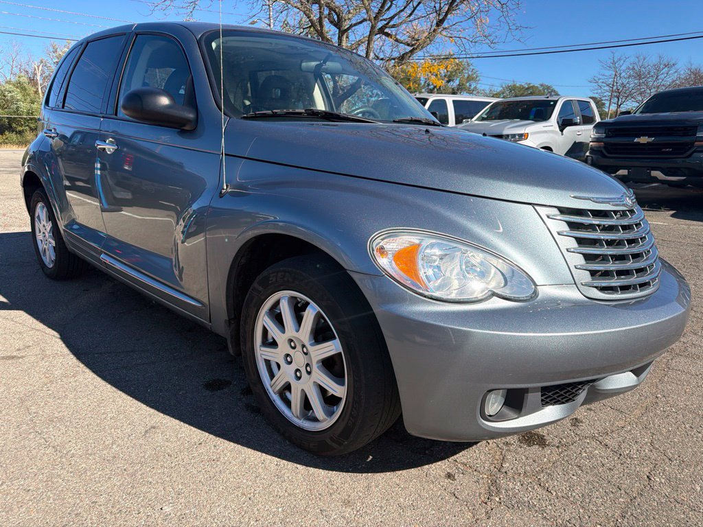 Used 2010 Chrysler PT Cruiser w/ Convenience Group FWD image 3