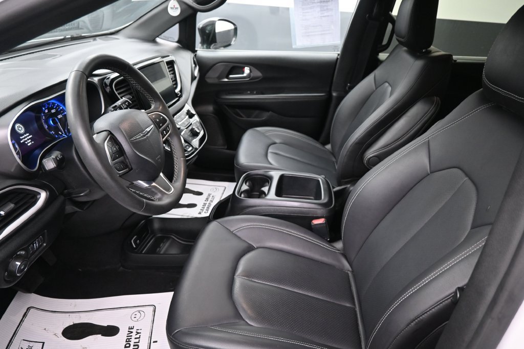 Used 2026 Chrysler Pacifica Select FWD image 21