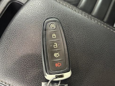 Used 2019 Ford Escape Titanium AWD/4WD image 47