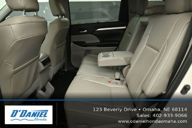 Used 2019 Toyota Highlander XLE w/ Protection Package #3 AWD/4WD image 37