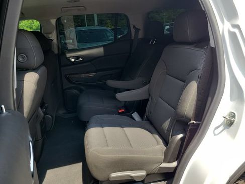 Used 2023 GMC Acadia SLE w/ Elevation Edition FWD image 10