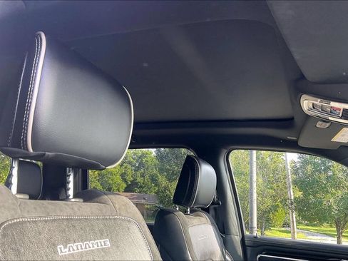 Used 2022 RAM 1500 Laramie AWD/4WD image 19