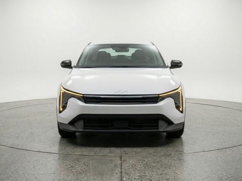 Used 2025 Kia K4 LXS FWD image 2