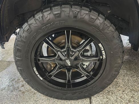 Used 2019 Ford F150 Lariat w/ Equipment Group 502A Luxury AWD/4WD image 12