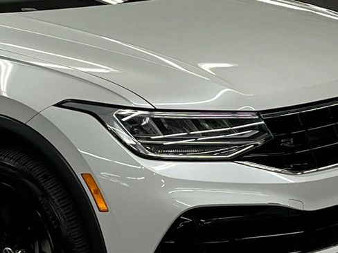 Used 2023 Volkswagen Tiguan SE R-Line image 42