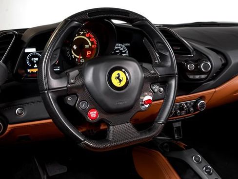 Used 2018 Ferrari 488 Spider RWD image 31