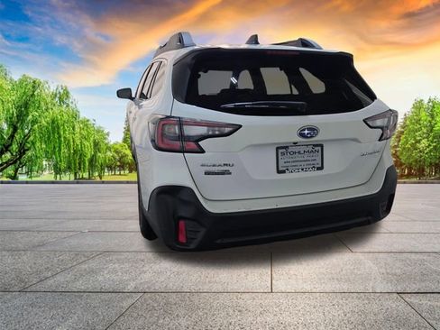 Used 2022 Subaru Outback Premium image 7