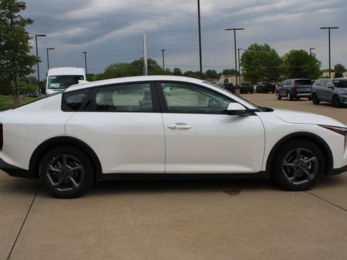 Used 2025 Kia K4 FWD image 4