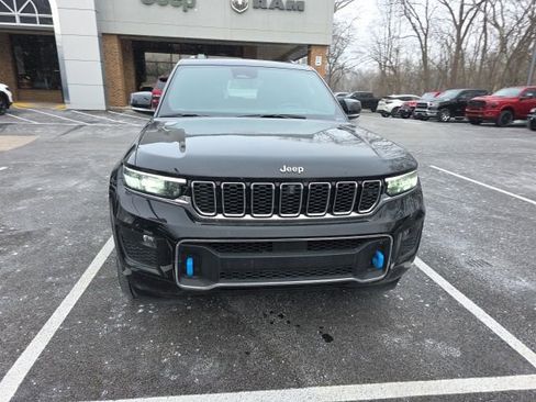 Used 2022 Jeep Grand Cherokee Overland w/ Advanced Protech Group III image 8