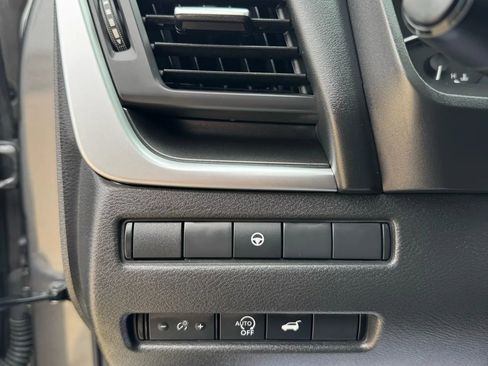 Used 2025 Nissan Rogue SV w/ SV Premium Package image 26