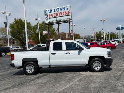 Used 2017 Chevrolet Silverado 1500 W/T w/ WT Convenience Package AWD/4WD image 5