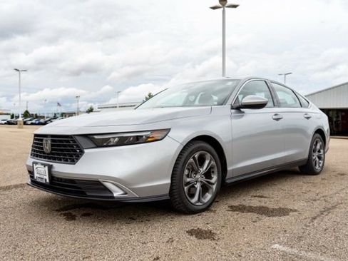 Used 2023 Honda Accord EX image 3