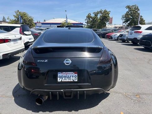 Used 2011 Nissan 370Z Touring w/ Sport Pkg RWD image 6