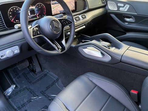 New 2026 Mercedes-Benz GLS 450 4MATIC image 9