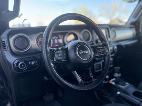 Used 2018 Jeep Wrangler Sport image 17