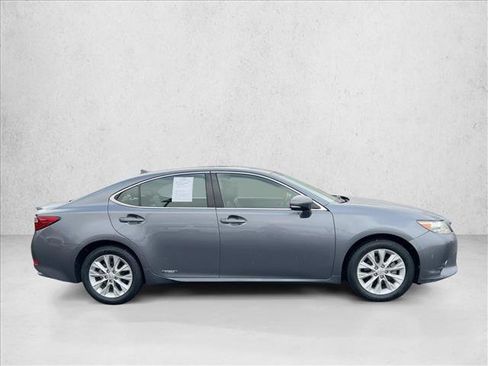 Used 2013 Lexus ES 300h Hybrid image 4