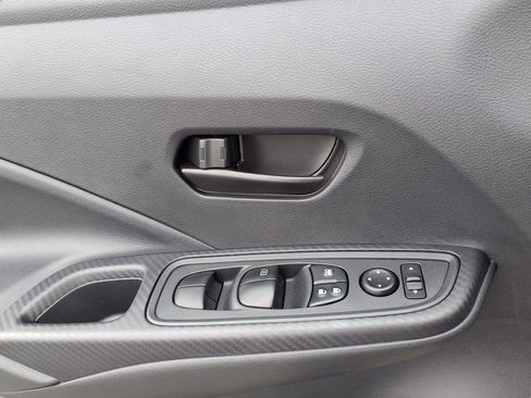 Used 2025 Nissan Versa S w/ Trunk Package image 16