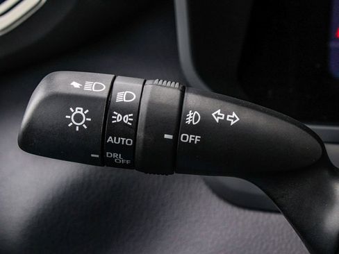Used 2025 Toyota Tundra Limited AWD/4WD image 25