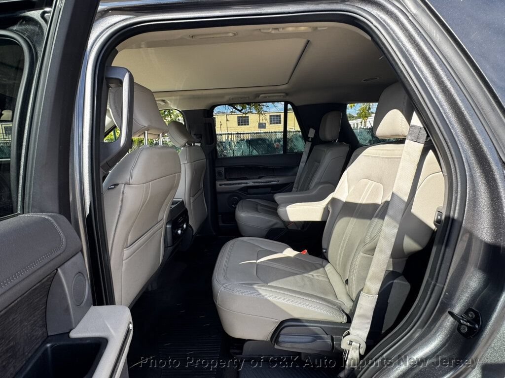 Used 2019 Ford Expedition Limited w/ Equipment Group 302A AWD/4WD image 9