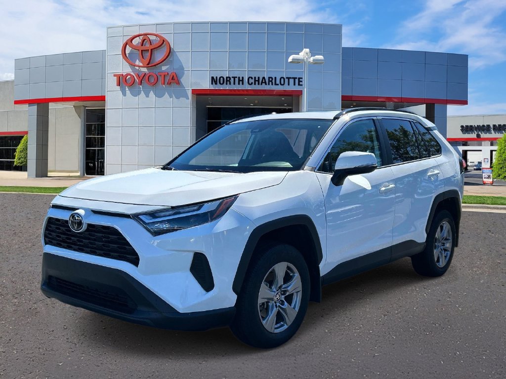 Used 2025 Toyota RAV4 XLE w/ Convenience Package FWD image 5