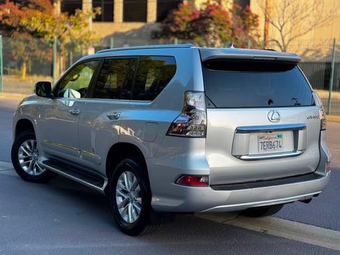 Used 2014 Lexus GX 460 w/ Premium Package AWD/4WD image 12