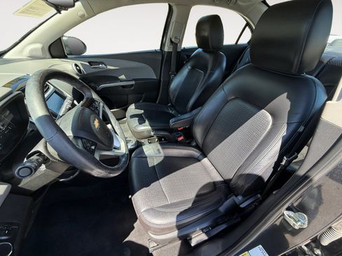 Used 2017 Chevrolet Sonic Premier FWD image 10