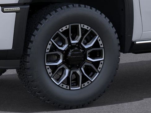 New 2025 GMC Sierra 3500 Denali w/ Technology Package image 9