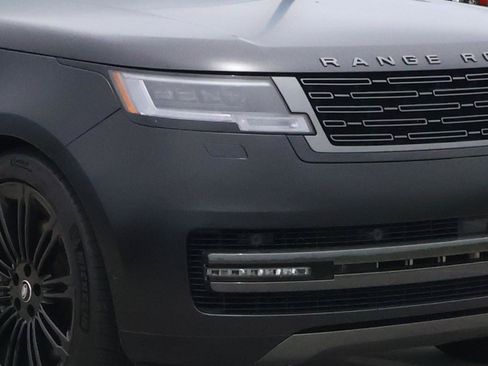 Used 2024 Land Rover Range Rover SE AWD/4WD image 8