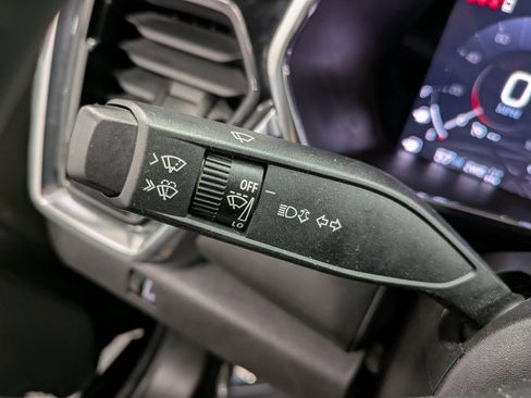 Used 2024 GMC Canyon Elevation image 19