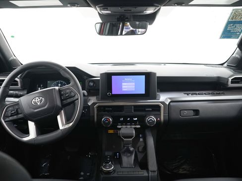 Used 2025 Toyota Tacoma SR5 w/ SR5 Upgrade Package AWD/4WD image 16