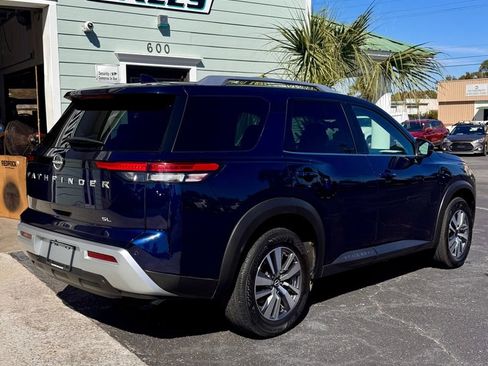 Used 2023 Nissan Pathfinder SL image 5