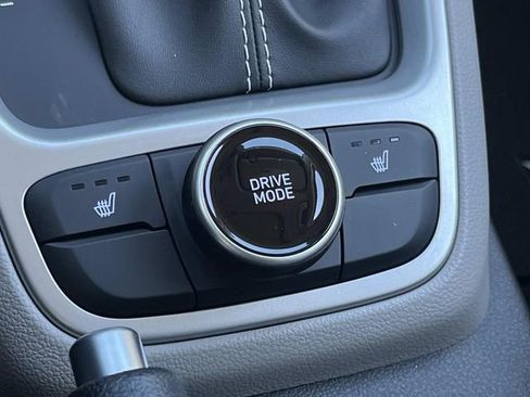 New 2026 Hyundai Venue SEL FWD image 31