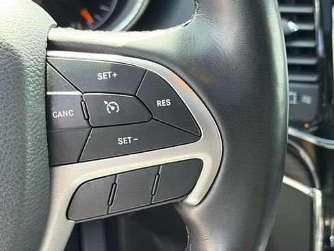 Used 2022 Jeep Grand Cherokee Limited w/ Tech Group AWD/4WD image 14