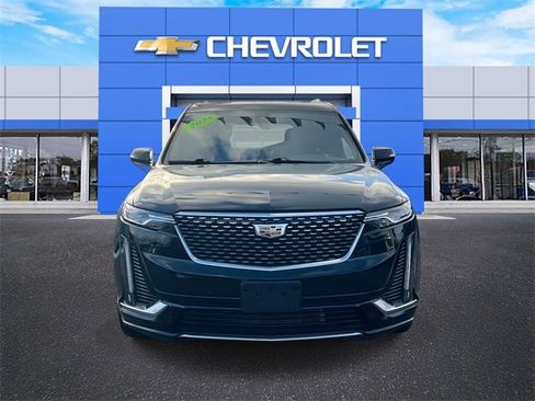 Used 2025 Cadillac XT6 Premium Luxury image 2