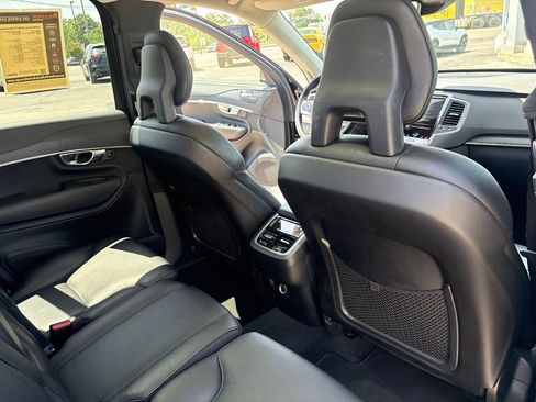 Used 2020 Volvo XC90 T6 Momentum AWD/4WD image 37