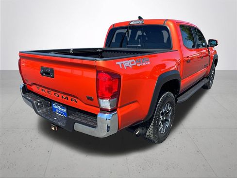 Used 2017 Toyota Tacoma TRD Off-Road w/ Tow Package (A/T) AWD/4WD image 7
