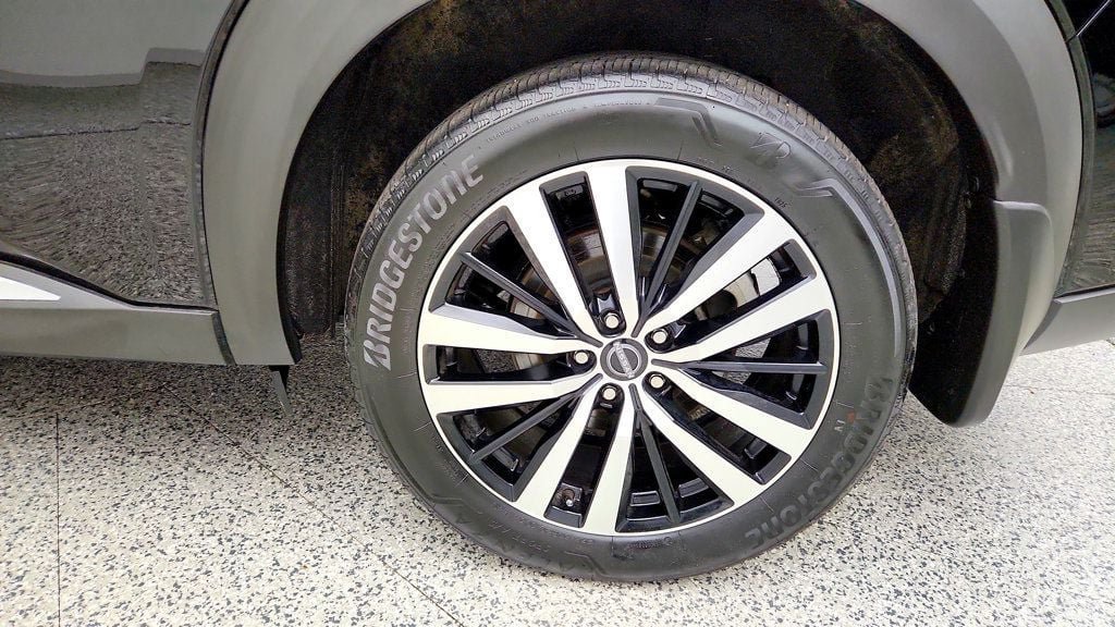 Used 2025 Nissan Pathfinder Platinum w/ Cargo Package AWD/4WD image 9
