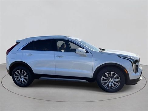 Certified 2022 Cadillac XT4 Premium Luxury w/ Enhanced Visibility Package image 6