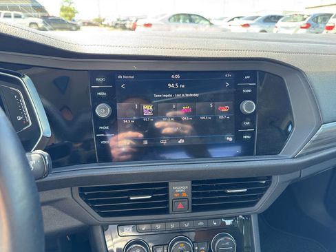 Used 2019 Volkswagen Jetta SEL FWD image 12