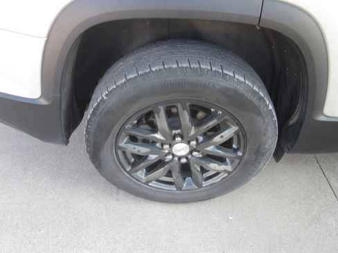 Used 2018 GMC Acadia SLT FWD image 7