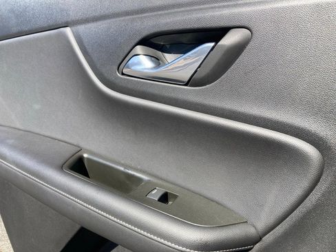 Used 2025 Chevrolet Blazer LT image 11