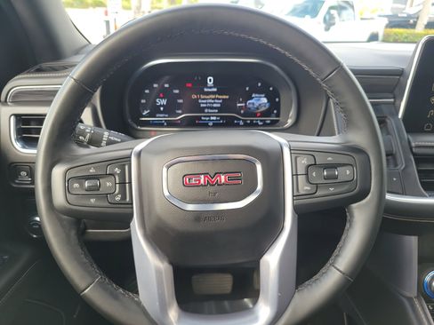 Used 2024 GMC Yukon XL SLT w/ SLT Premium Package RWD image 21