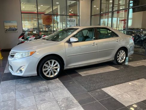 Used 2012 Toyota Camry XLE image 3