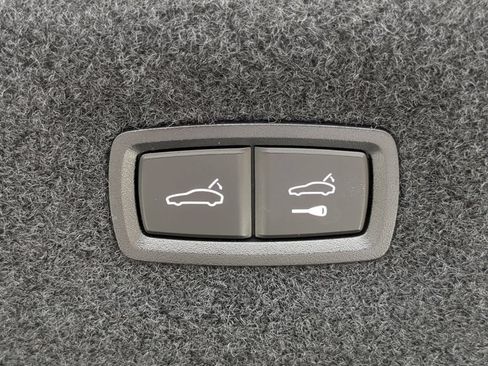 Used 2024 Porsche Taycan RWD image 10