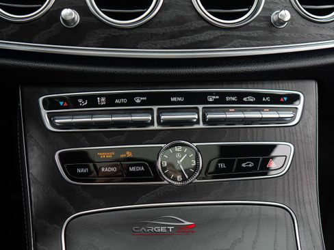 Used 2018 Mercedes-Benz E 300 4MATIC w/ Premium 1 Package image 33