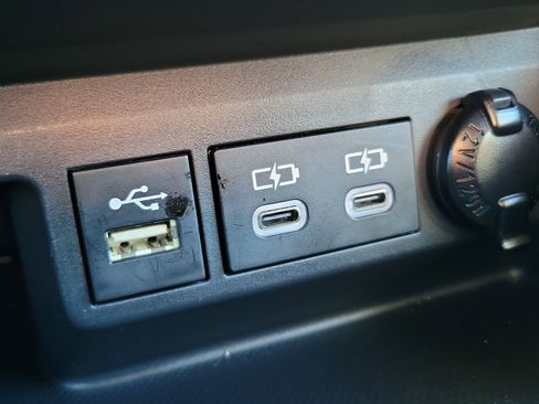 Certified 2023 Toyota Highlander LE image 29