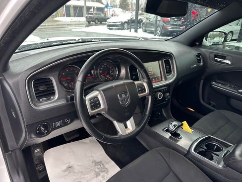 Used 2014 Dodge Charger SXT image 9